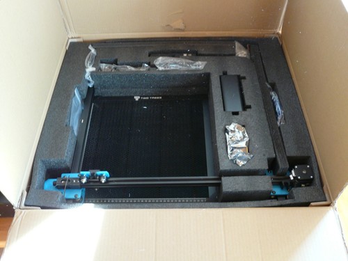 Laser graviermaschine und - graviermaschine,